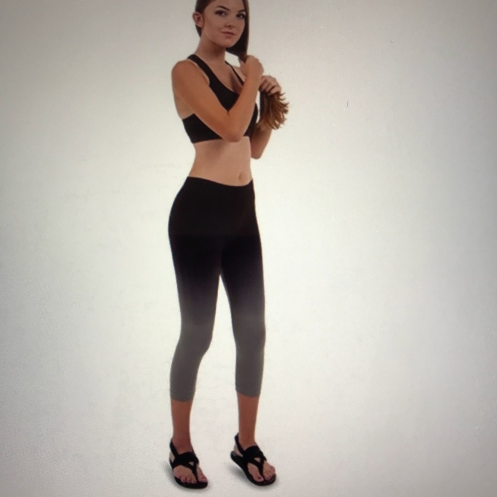 Zaney Threads Crop Leggings NWT - Picture 3 of 4